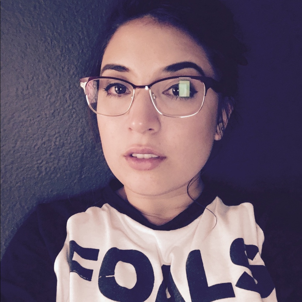 Meet your Posher, Danielle